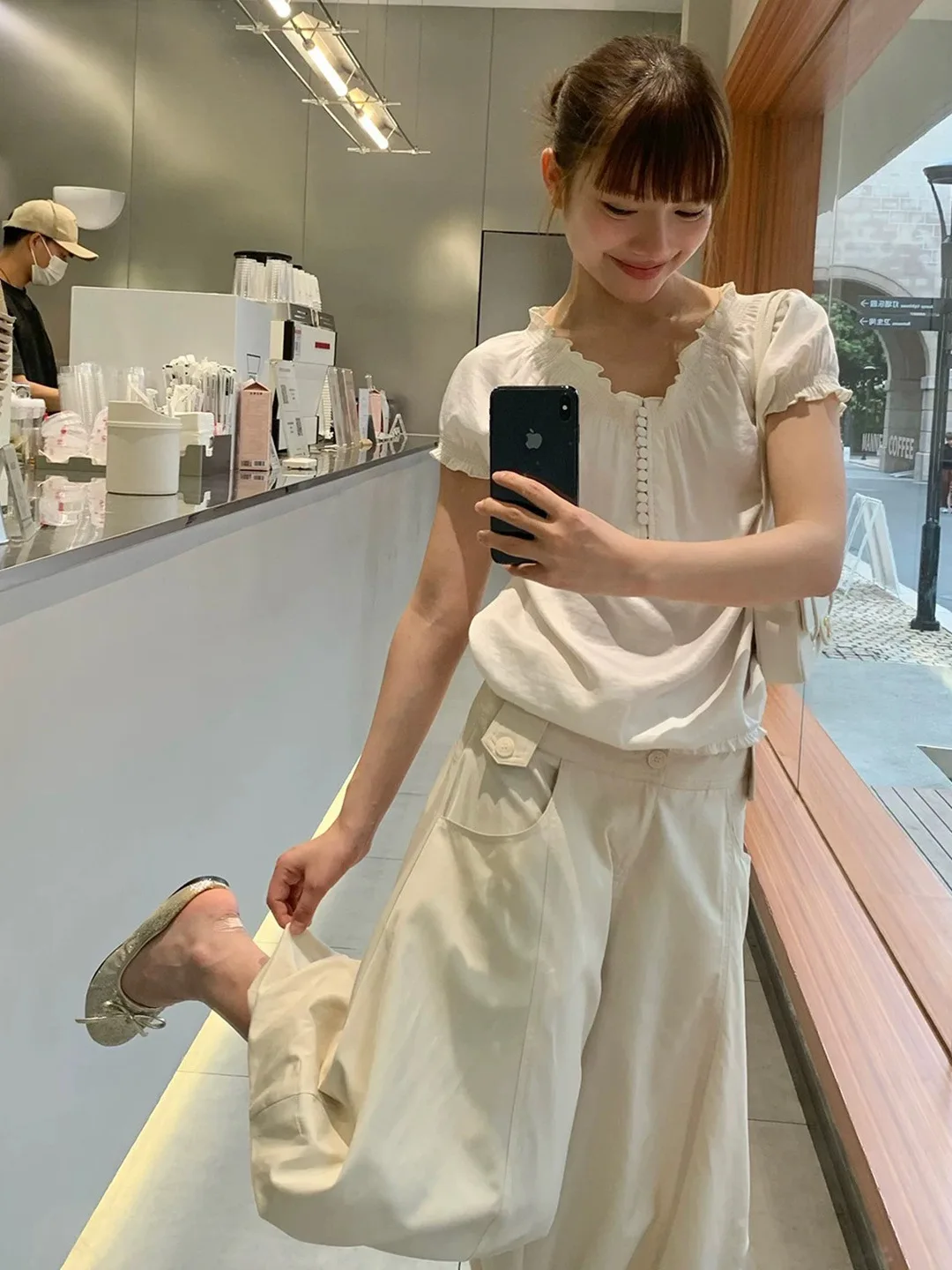 

Gentle Women's Short Sleeve Bubble Sleeve Shirt Shoulder Bared Design Versatile Slimming Style Korean Fashion Polyester Material