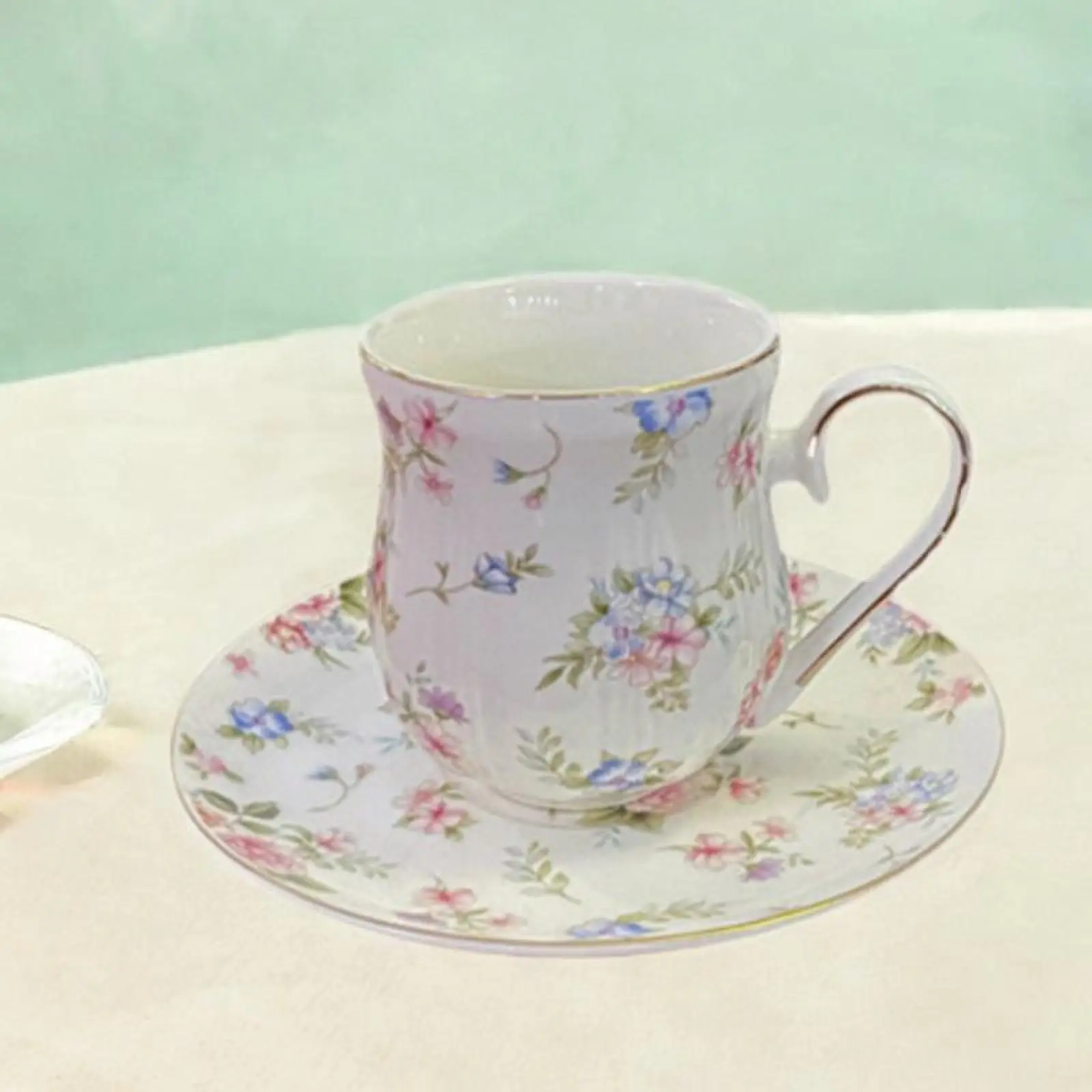 Porcelain Tea Cup Vintage Style Coffee Mug Easy to Clean Housewarming Gifts Flower Design with Saucer for Commercial Use