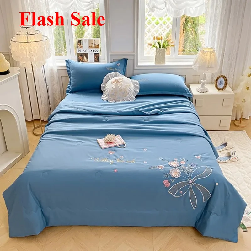 

New super soft washed cotton three-dimensional flower embroidered summer quilt four-piece set A solid color summer quilt