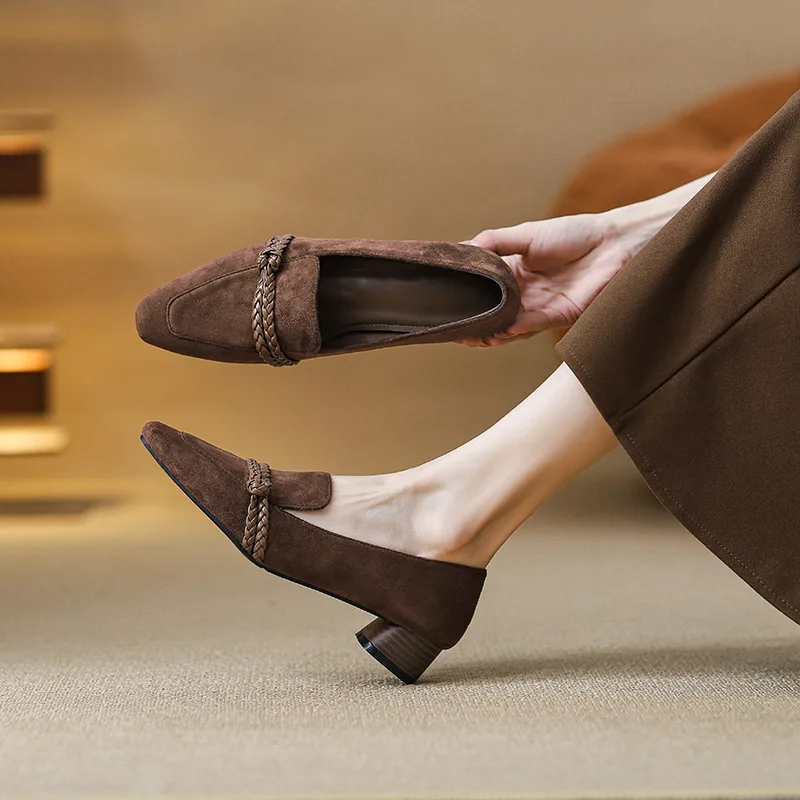 

Chengdu Style 2026 New Retro Fashion Women's Slip-On Commuter Leather Loafers Flat Heel Soft Leather Casual Shoes
