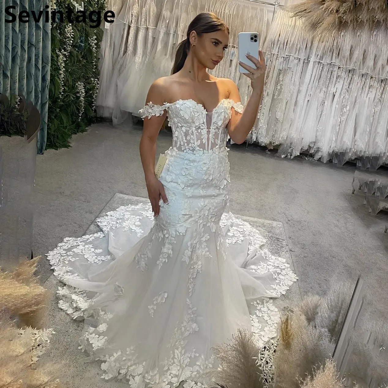 Sevintage Customized 2025 New Luxury Long Train Backless Wedding Dress Sweetheart Lace Appliques Court Train Bridal Gowns