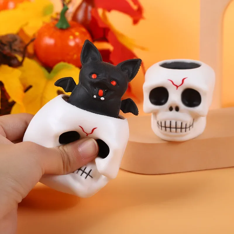 

Mini Skull Toy Halloween Novel And Tricky Vent Squeezing Toy Christmas Children Kids Party Favors Gifts Spoofing Ghost Toys