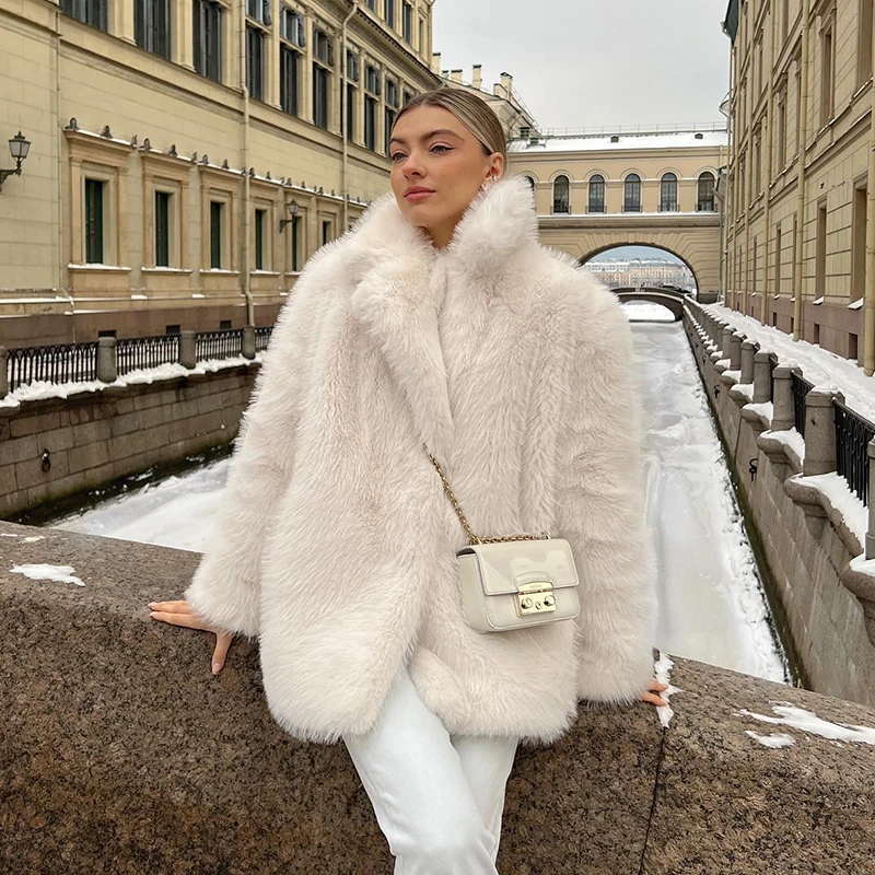 Iconic Brand Fluffy Furry Faux Fur Coat donna 2023 Winter Luxury Designer Shaggy soprabiti giacca spessa Warm Fox capispalla