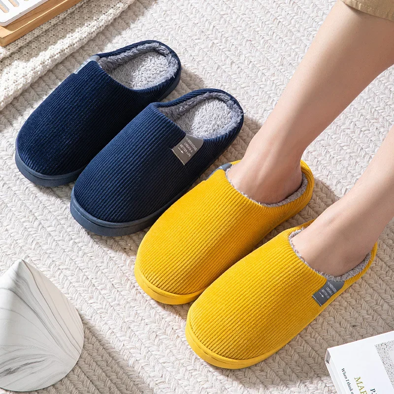 Zapatillas de casa de piel cálida para mujer, chanclas de felpa antideslizantes y cómodas, suela suave de Color sólido, para interior y dormitorio, invierno, 2024