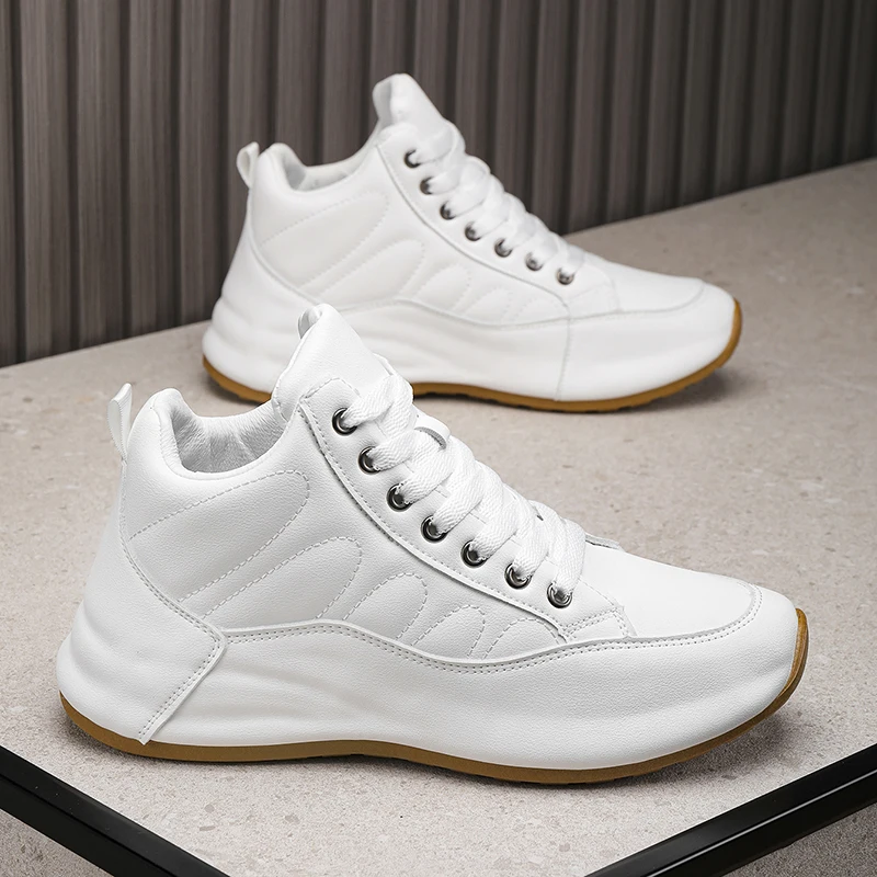 Men's lightweight casual shoes, outdoor running shoes for men. Sizes 39 to 46.
