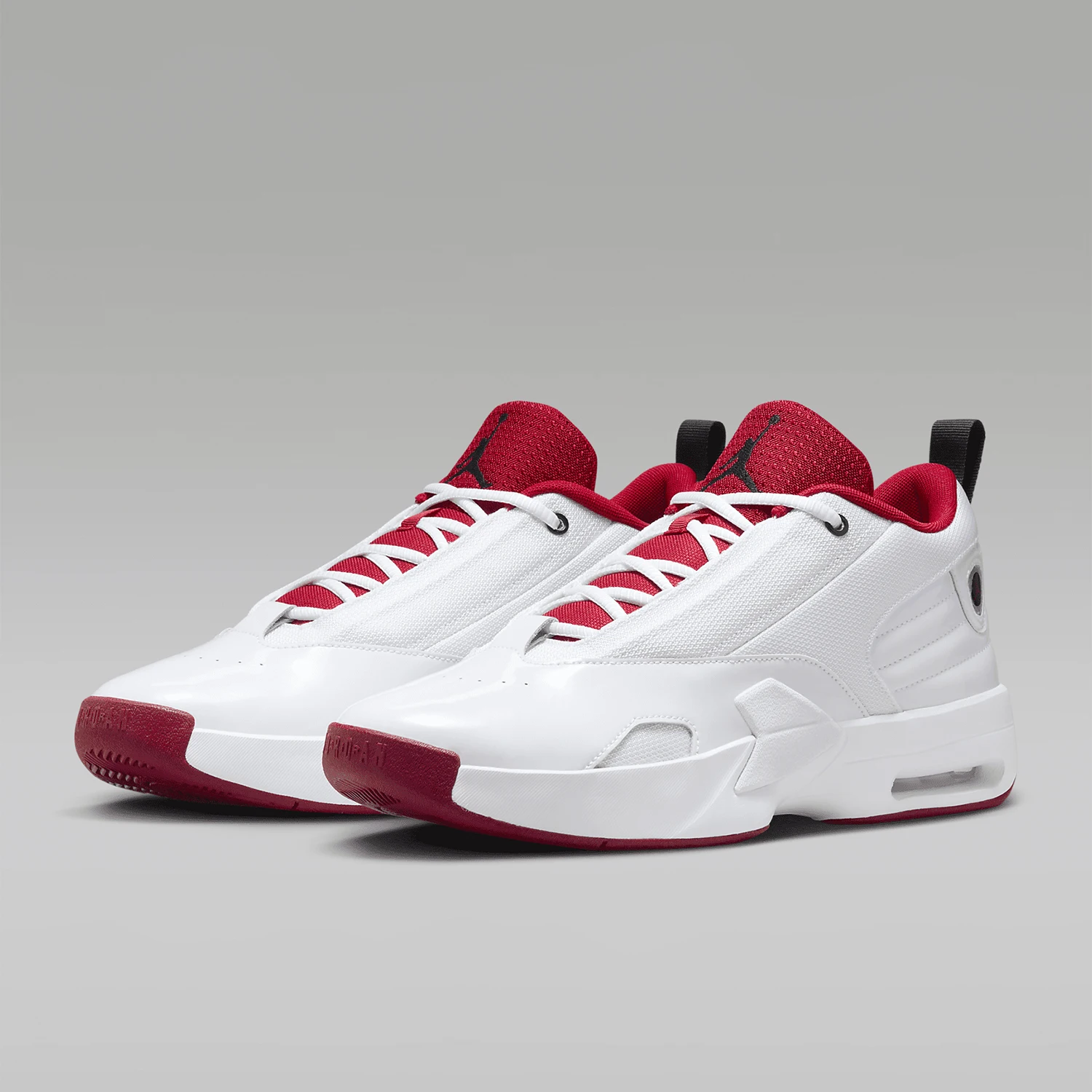 حذاء كرة السلة الهوائي الأصلي JORDAN للرجال من Nike FQ8298-106