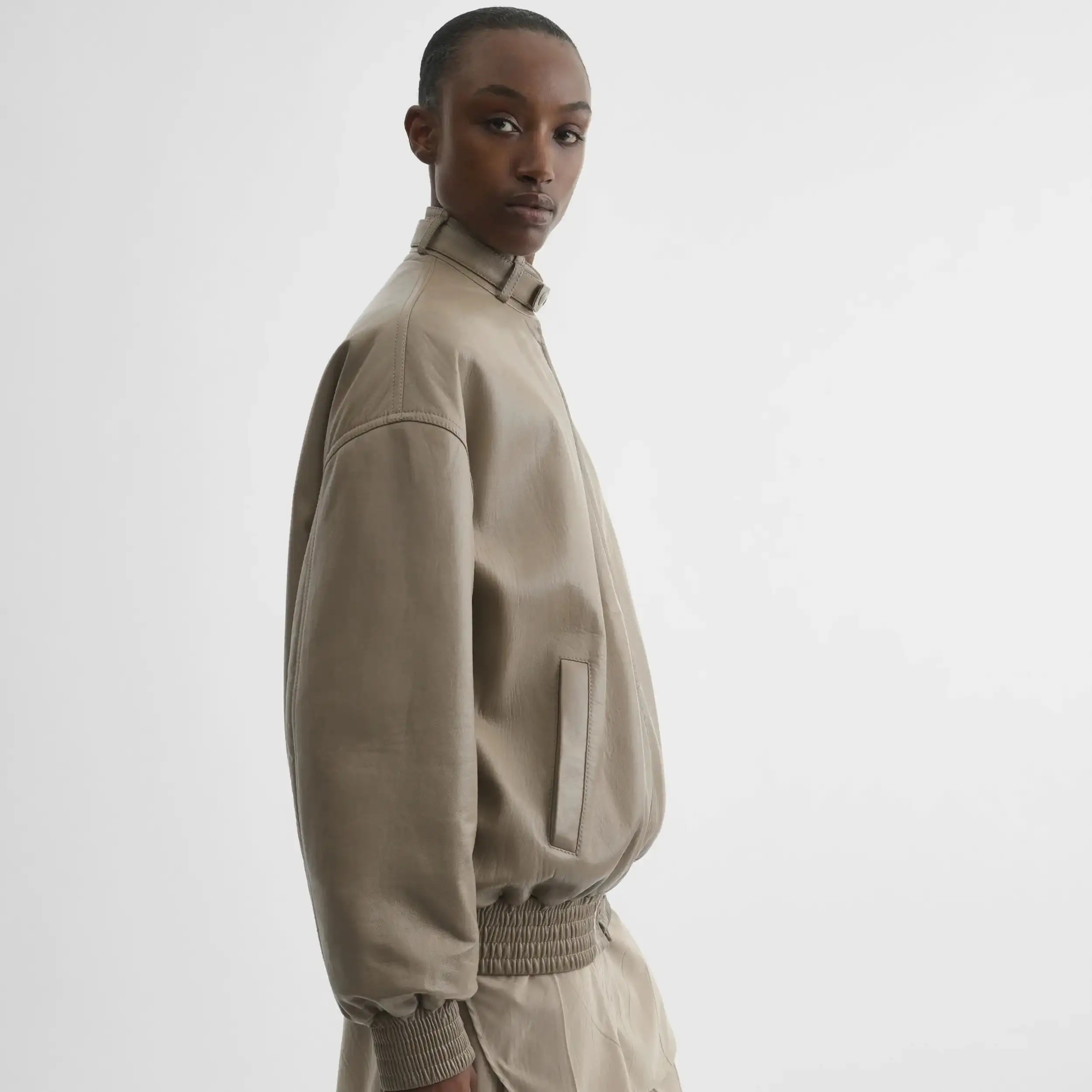 سترة Phoebe Philo النسائية 2026 ملابس خارجية عصرية عالية الجودة للنساء