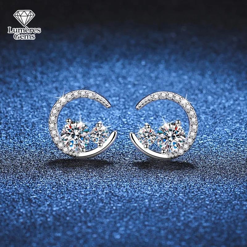 

D Color Light Luxury Star And Moon 80 Points Moissanite Fashion Earrings Platinum PT950 Mark