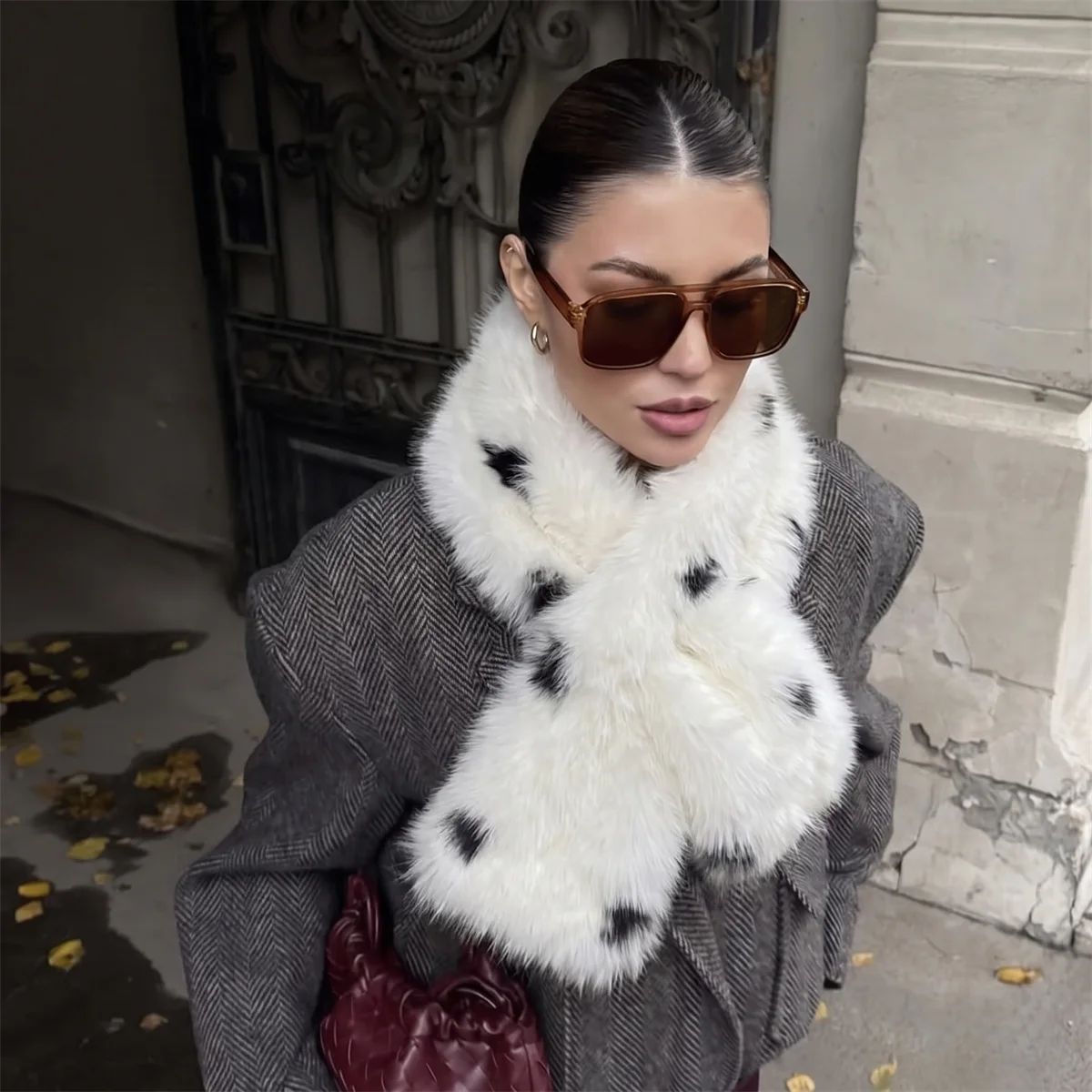 Women White Faux Fur Scarf Fluffy Thick Warm Neck Collar Winter Fashion Plush Spotted Scarves for Coat Street Outfit and Gifts