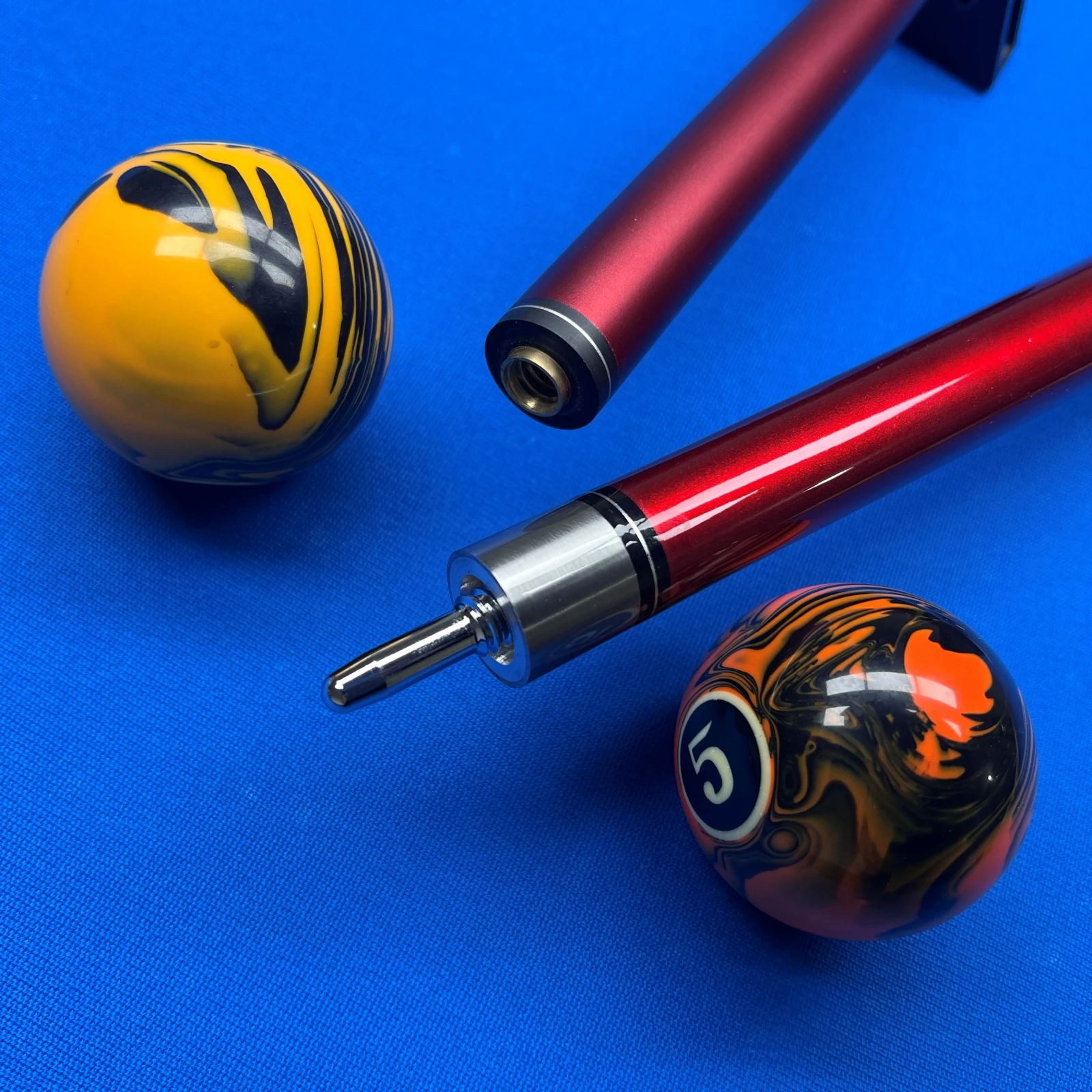 WXWSDDSS 12.5mm Low Deflection Pool Cue with Red Metallic Fiberglass Shaft and Multi-Layer Tip for 9-Ball