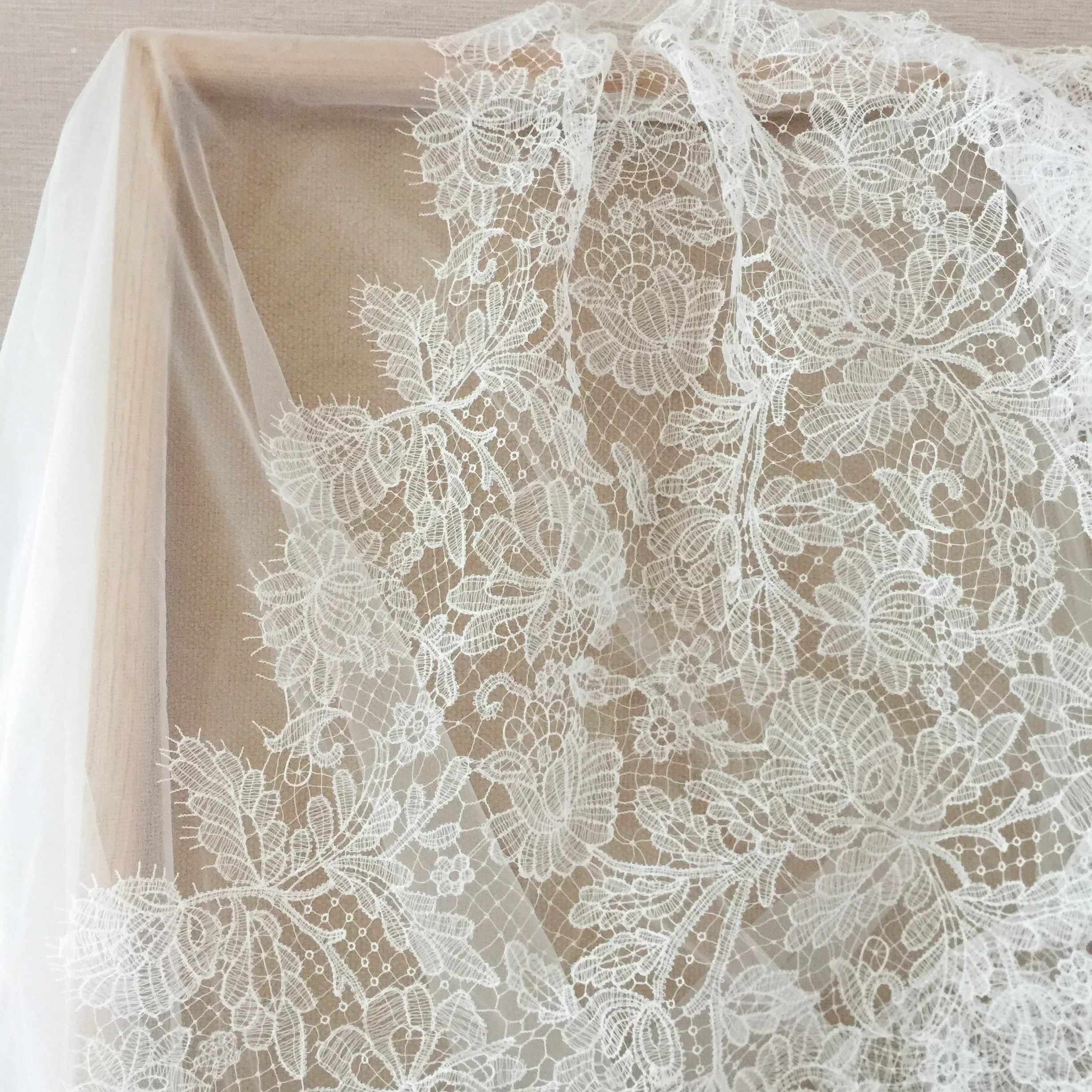 

Embroidered Hollow Lace Headcloth for Wedding Dress Decoration, European and American Style, Plant Flower Pattern, Accessories