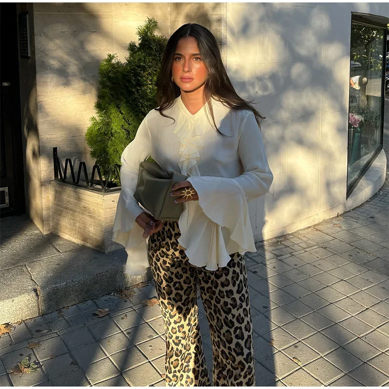 Camicie da donna con maniche svasate Ruffer Solido chiffon con scollo a V monopetto Top femminile 2025 Moda primaverile Elegante Lady Outwears