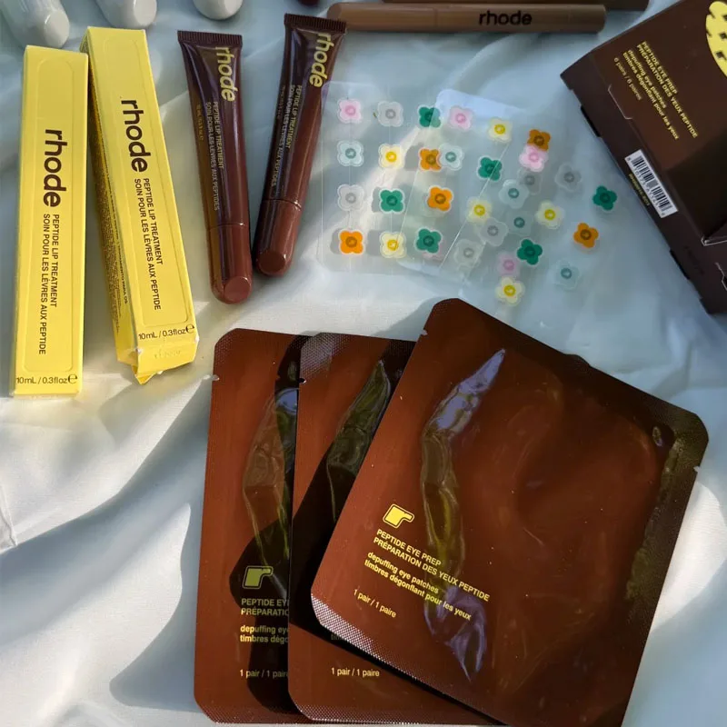 Joint Limited Edition Caramelized Banana Lip Gloss Banana Peel Eye Patch A Box of 6 Pieces Fashion Best-selling Brand Cosmetics