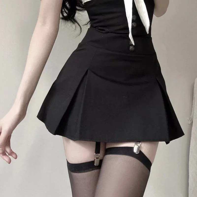 2025 Set di abiti da donna Decorazione con bottoni solidi Dolce adorabile A-line Moda sottile Bella High Street Stile coreano Sexy Hotsweet