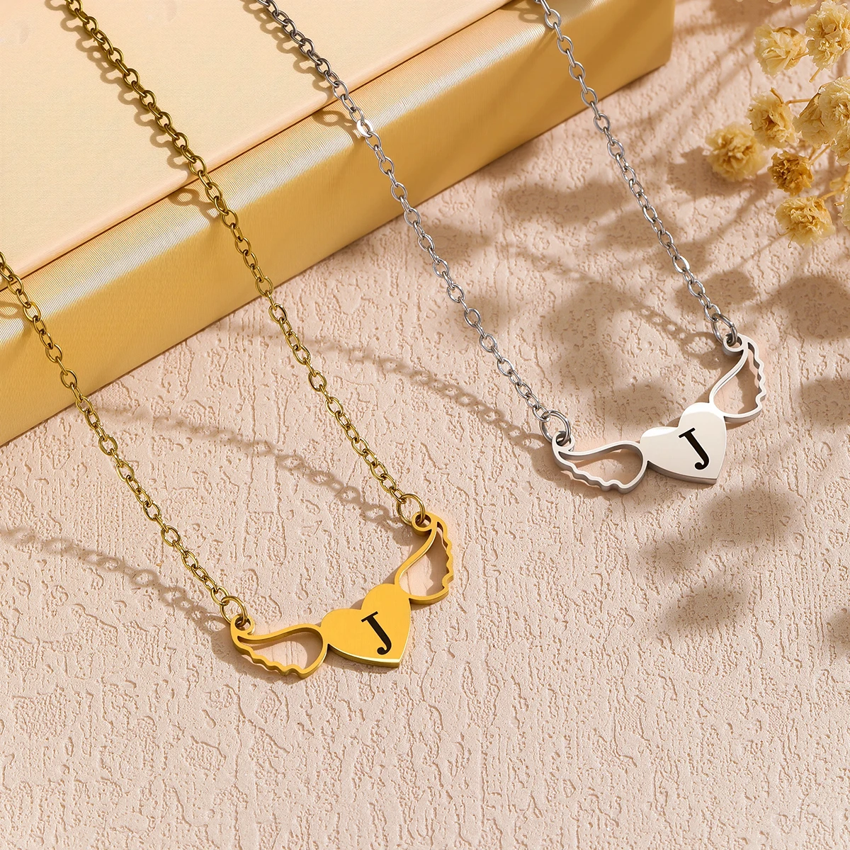 

Heart Shape English Alphabet Simplicity Customized Name Necklace Commemorative Gift