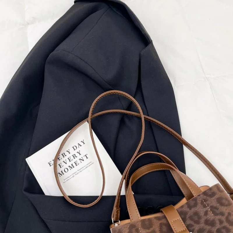 

Chic-stylish 2025 New Ladies Luxury Brand Leather Shoulder Bag Famous Designer Popular Classic Casual​