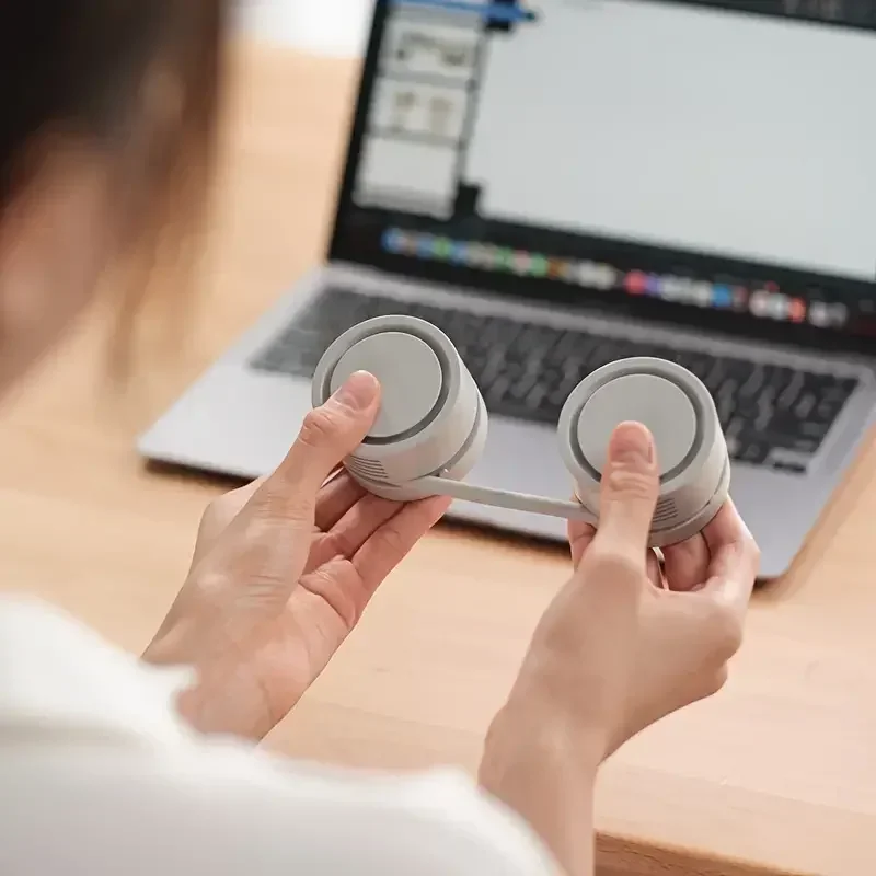 مروحة رقبة محمولة خالية من الشفرة، بدون استخدام اليدين 360 درجة °   قابل للانحناء، 3 سرعات قابلة لإعادة الشحن مع شفرة مروحة عطرية للرجال/النساء