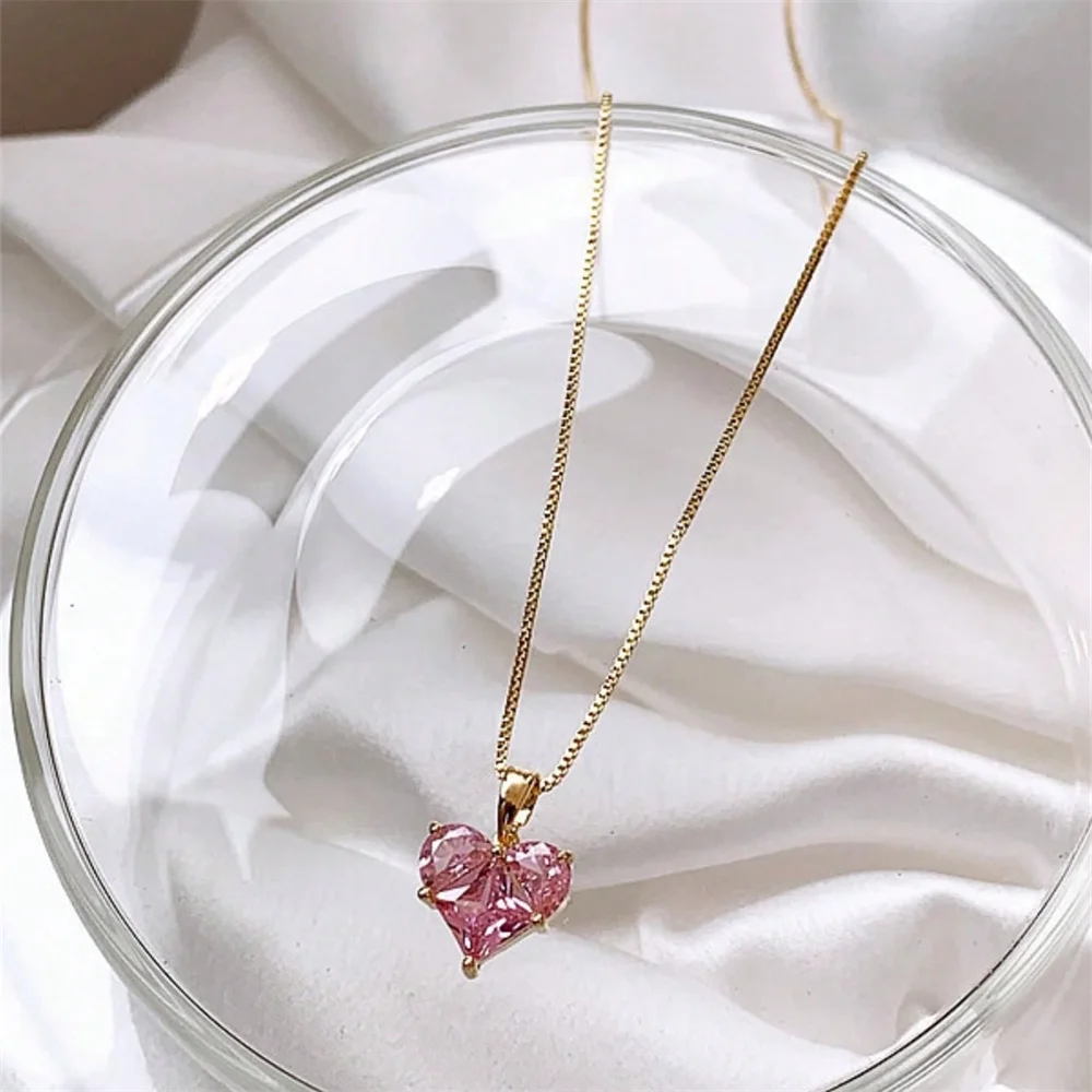 Light Luxury Style Pink Crystal Heart Pendant Necklace Suitable For Women's Daily, Festival And Party Wearing