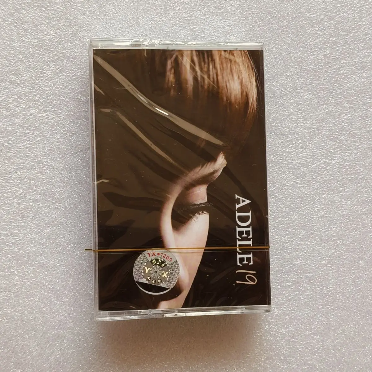 

Classic English Hits Cassette Retro Collectible Audio Tape Clear Sound New Texture Portable Listening Playback Tape