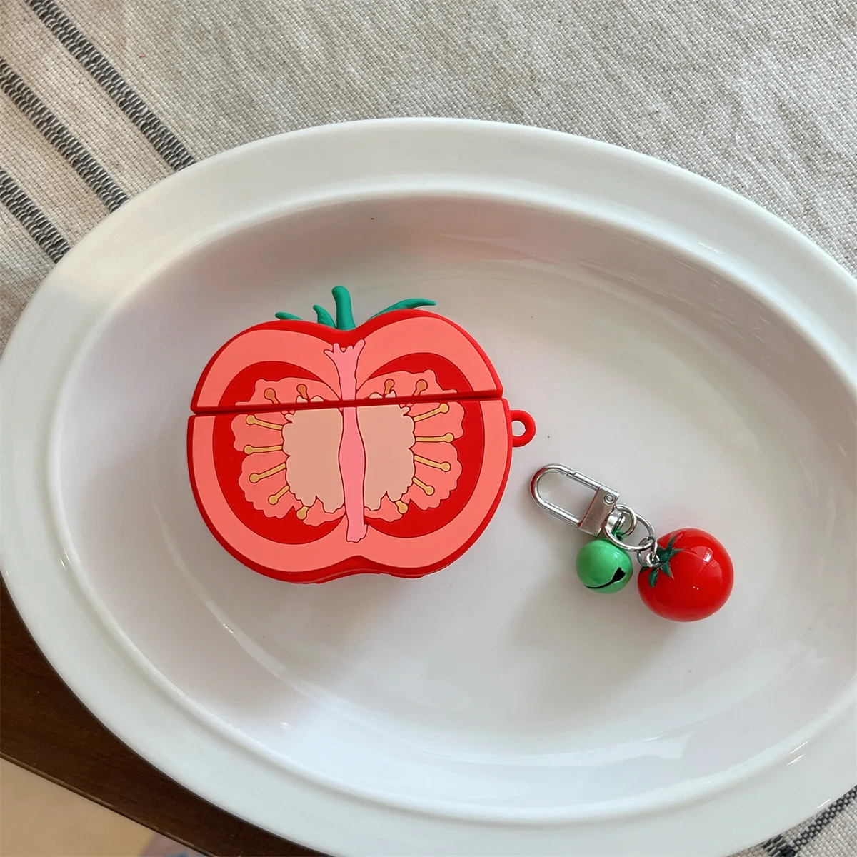 Niedliche 3D-Tomatenscheiben-Silikonhülle für AirPods 4 Pro 2 3 mit Schlüsselanhänger Stoßfeste Schutzhülle – Detail 1
