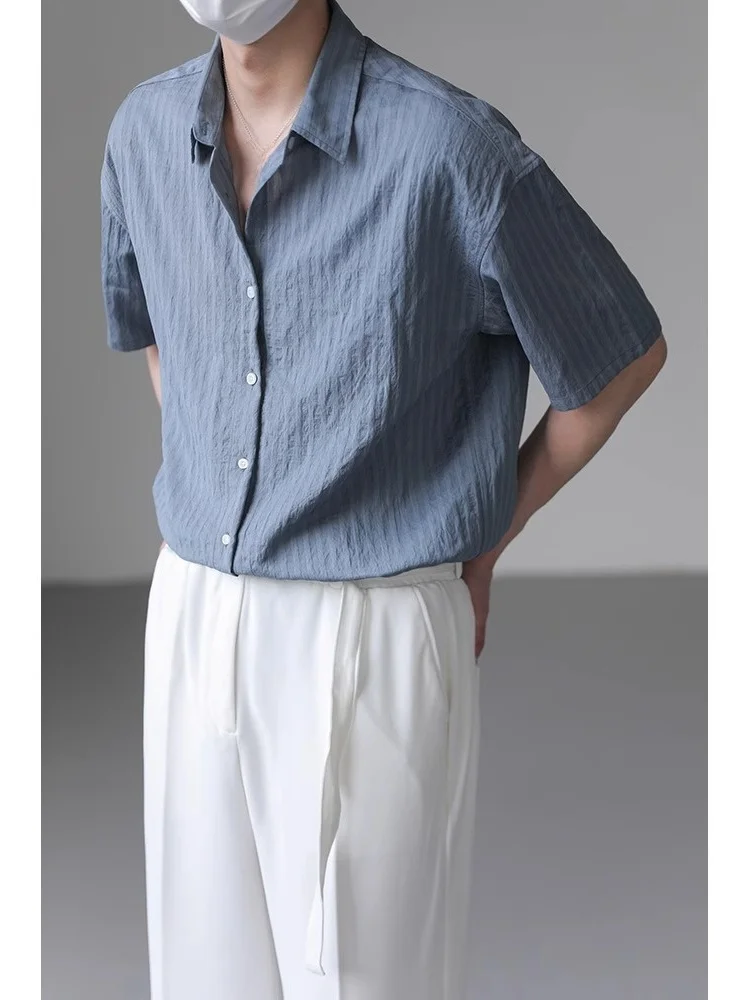 

Итальянская мужская рубашка из текстурированного ледяного шелка с коротким рукавом, свободного кроя, с пятью пуговицами на манжетах, молодежная, летняя, модная, повседневная