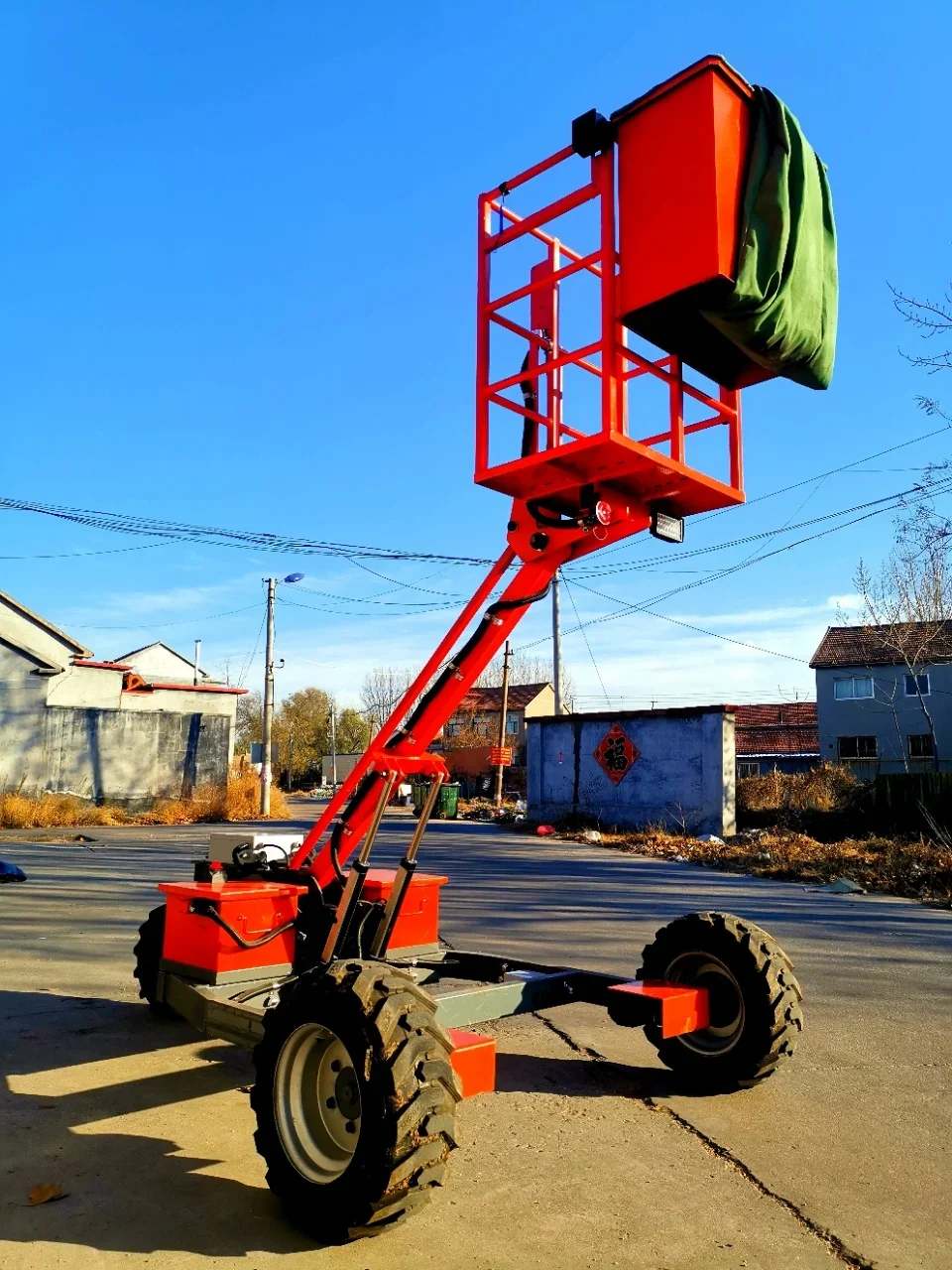 Factory direct sale towable orchard lifting platform mobile lift towable cherry picker Aerial Working Boom Lift