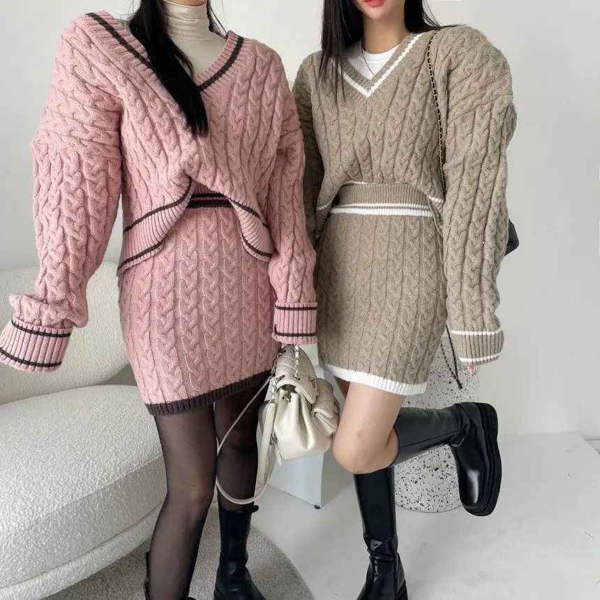 V Neck Contrast Hemp Pattern High-Grade Lazy Wind Loose Slim Sweater High Waist Slim Skirt Two-Piece Autumn And Winter Suit