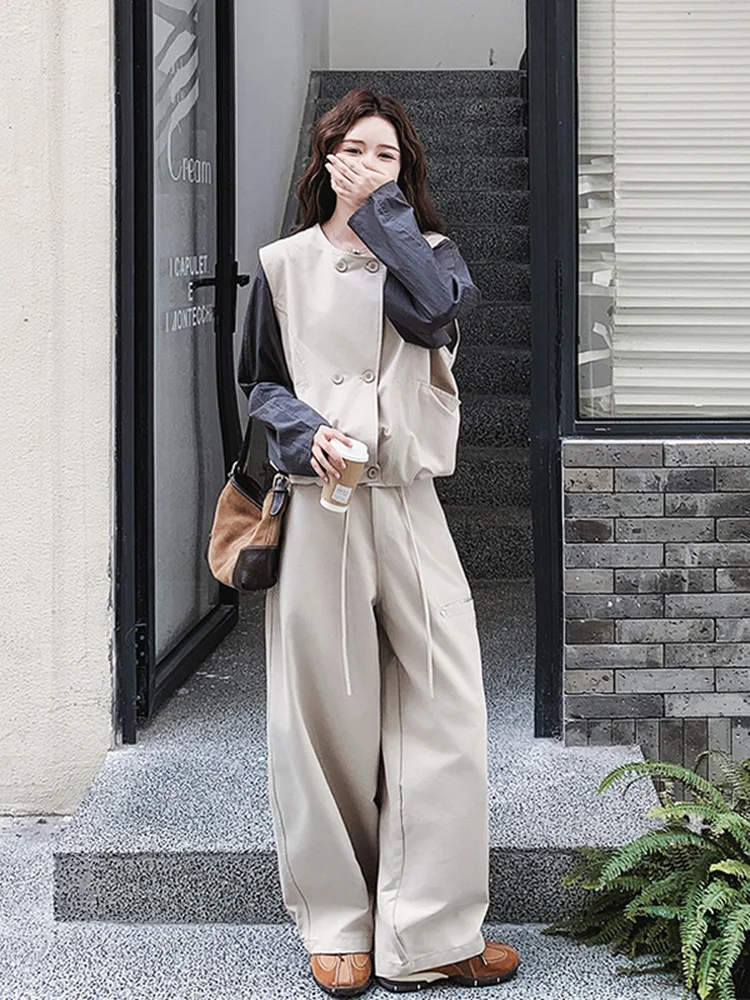 

Бежевый рабочий жилет и брюки с широкими штанинами, комплект для женщин, ранняя весна-осень 2026, новая модная повседневная футболка и комплект из двух предметов с высокой талией