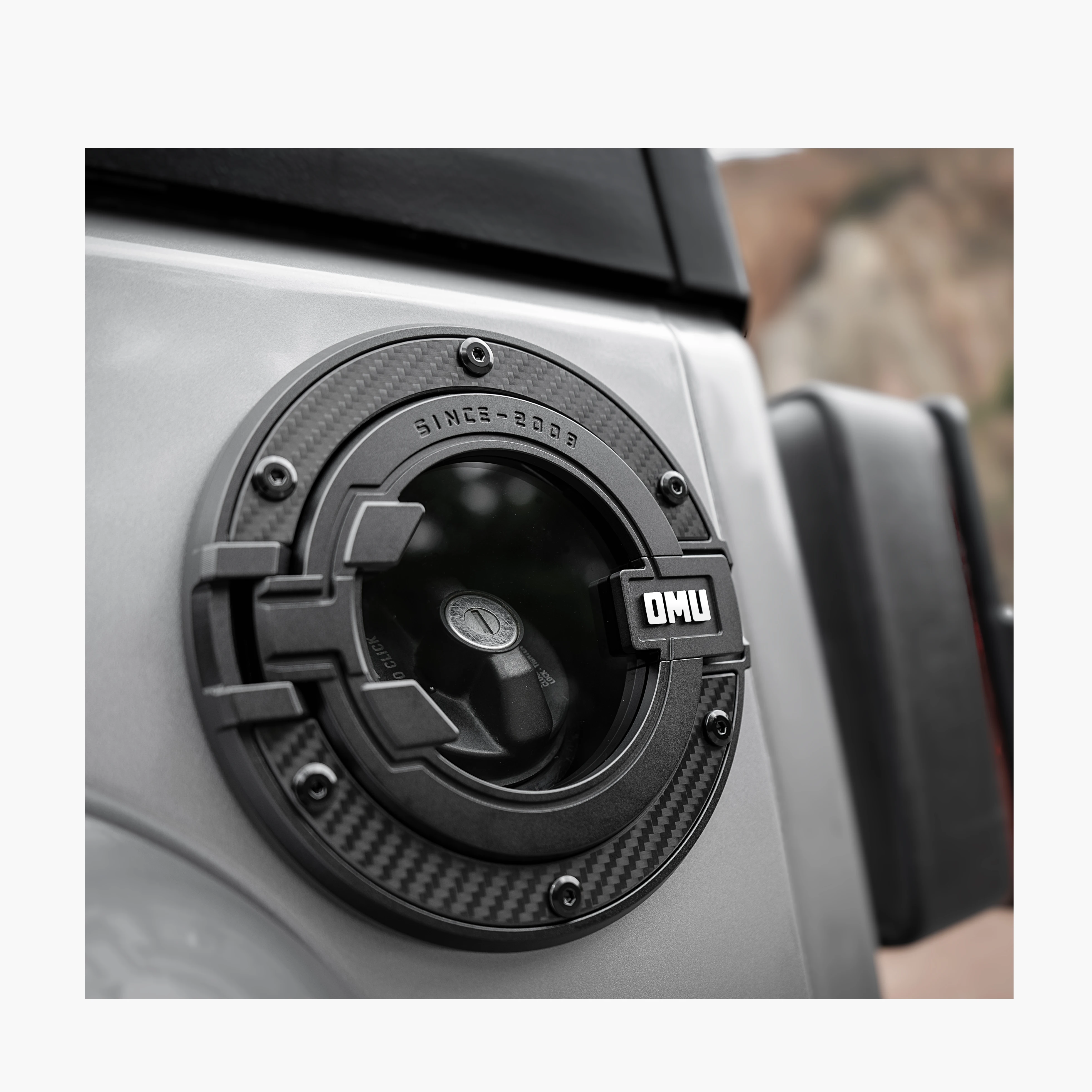 

OMU Gas Tank Cover For Jeep Wrangler JK Aluminum&Carbon Fiber Gas Cover For Jeep Wrangler JK Accessories Maiker Manufacturer