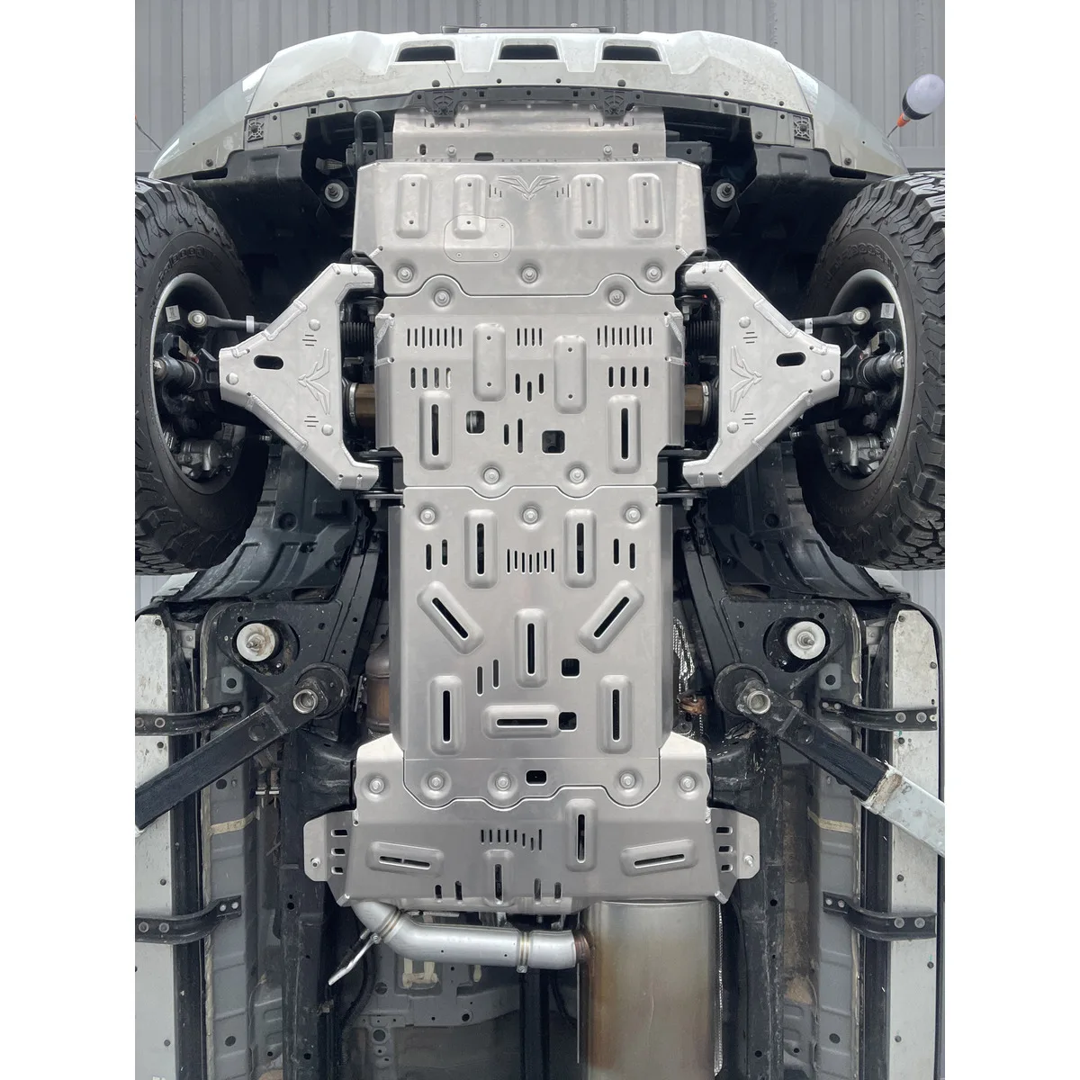 

New Factory Direct Skid Plate Set Al-Mg Alloy Perfect Fit for 4x4 Off-Road Vehicles Directly From GWM POWER Sahar Accessories