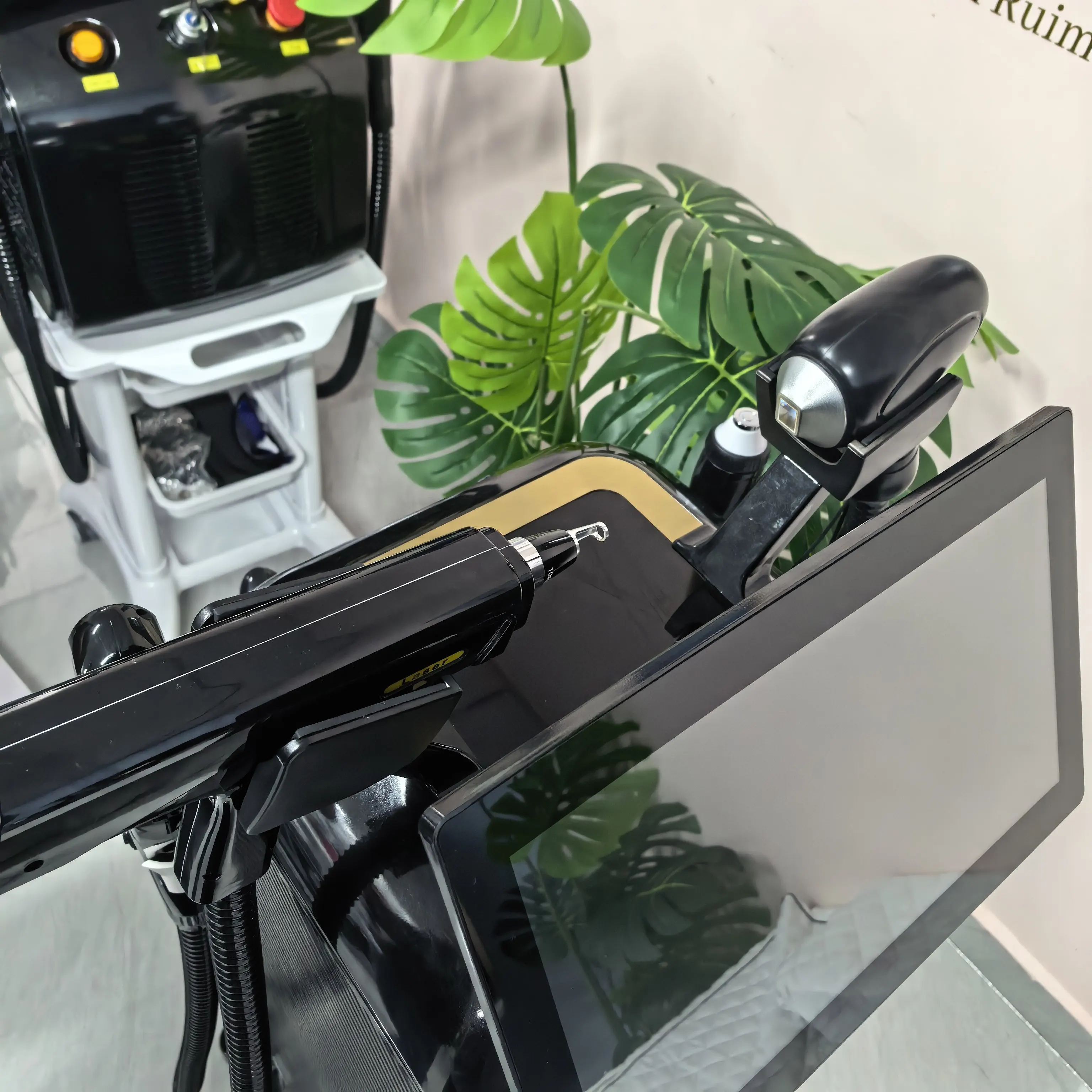 

Portable Soprano Ice Titanium Laser 4-Wave Hair Removal System 4000W ICE Cooling Permanent Hair Removal Professional Results.