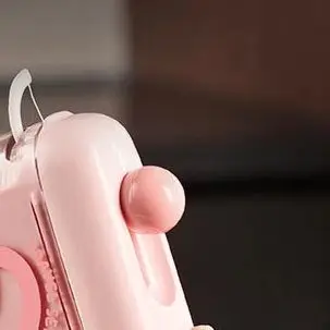 

Изящный и компактный диспенсер для зубной нити с 10 шт. палочками для ухода за полостью рта