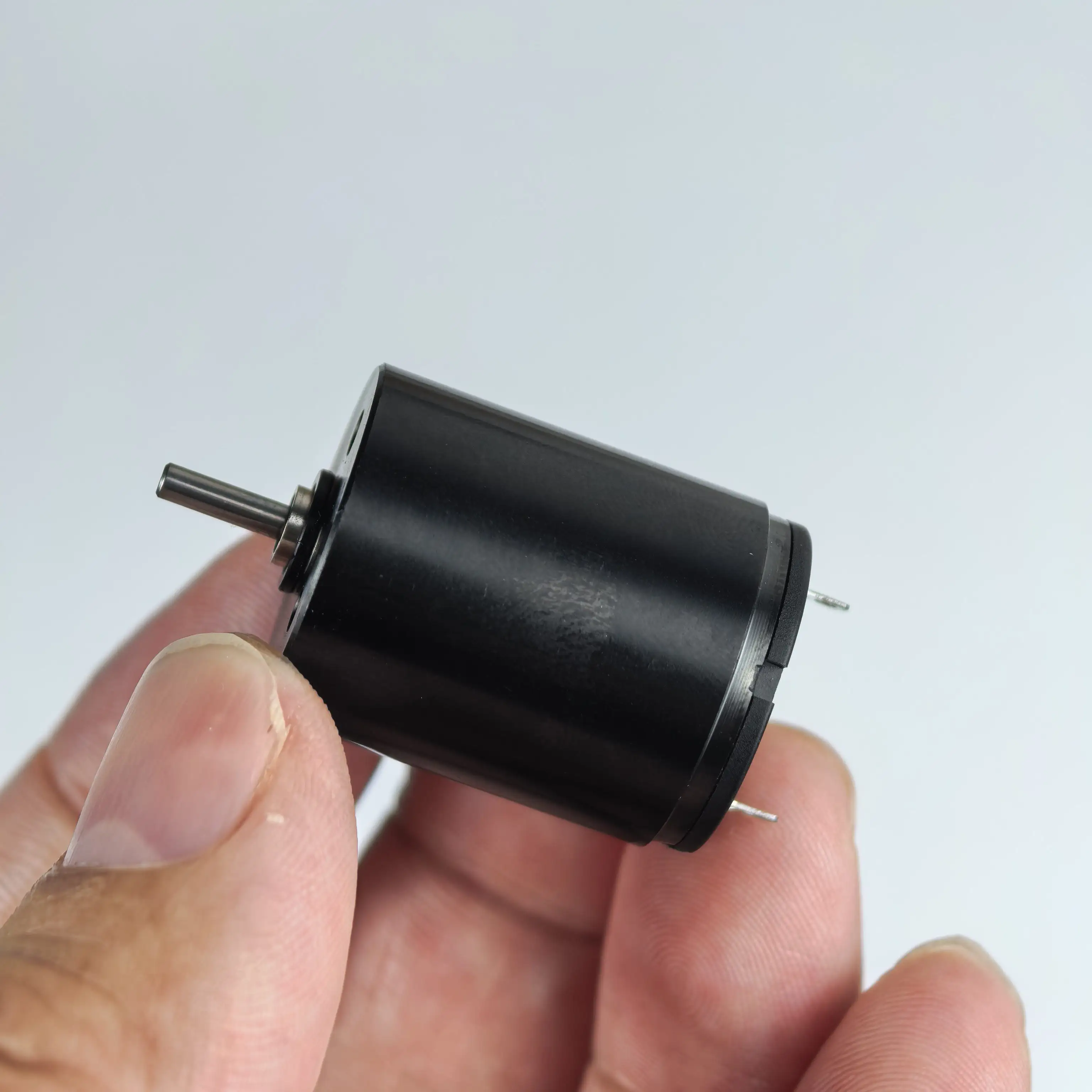 

Микромотор DC 12В без сердечника, 20 мм, высокоскоростной, 2 мм, для тату-машинки