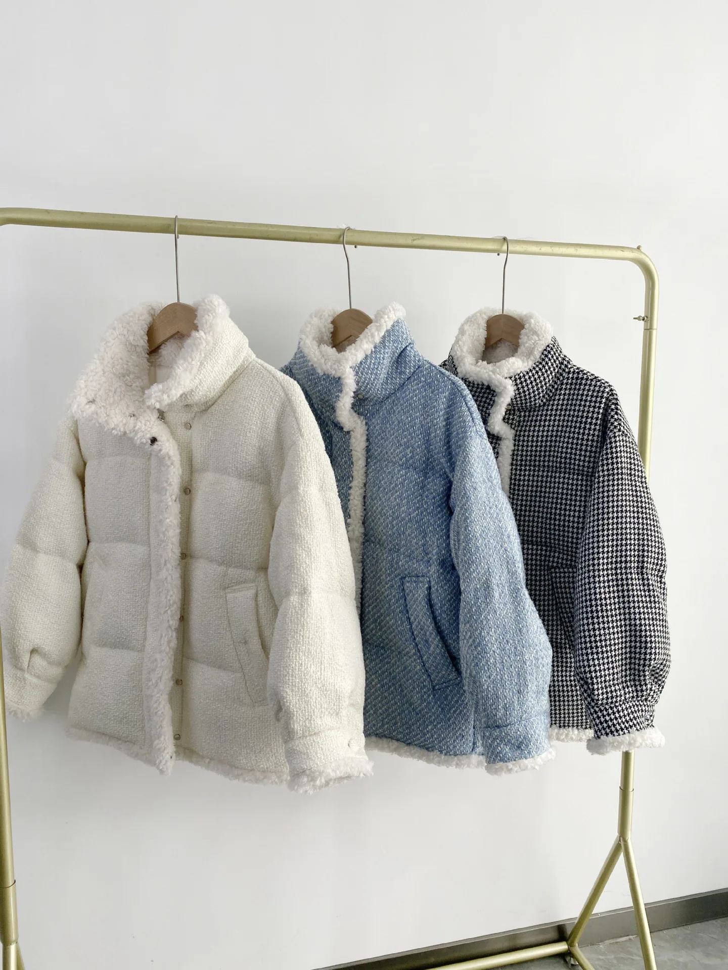 

2025 Winter Moda Women Lamb Fleece Parkas Tweed Bread Ball Gown Patchwork Coats Panelled Warm Loose All-match Short Women Jacket