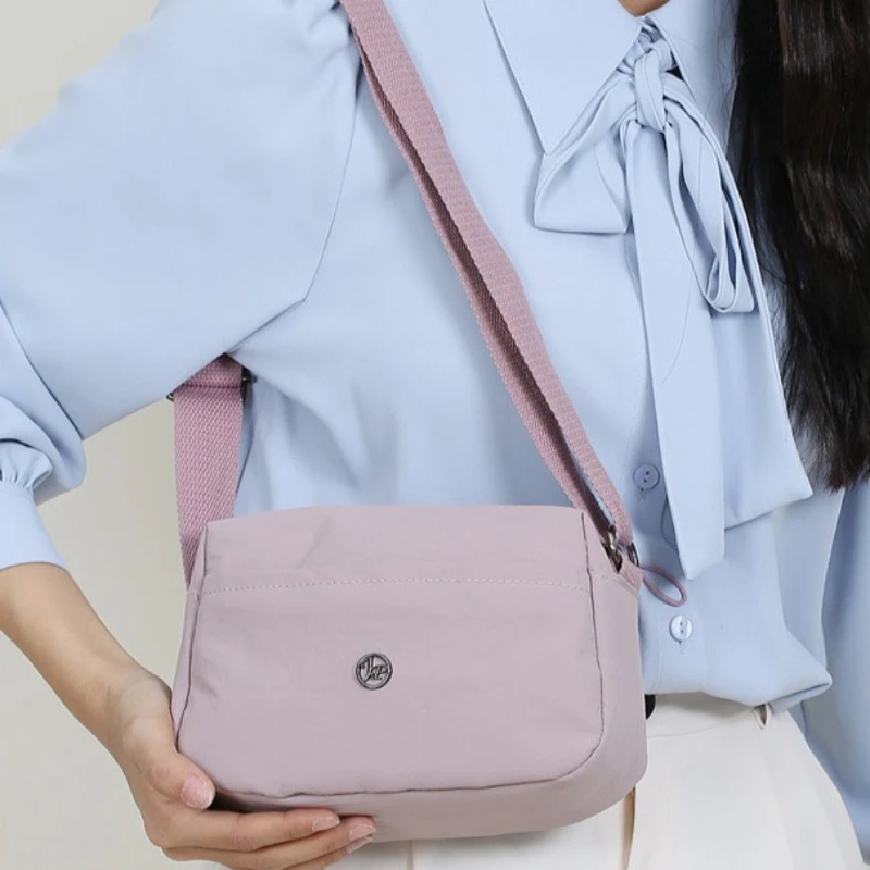 

Women's Crossbody Bag Change Mobile Phone Bag Casual Small Square Commuter Bag Simple Large Capacity Daily Shoulder Bag