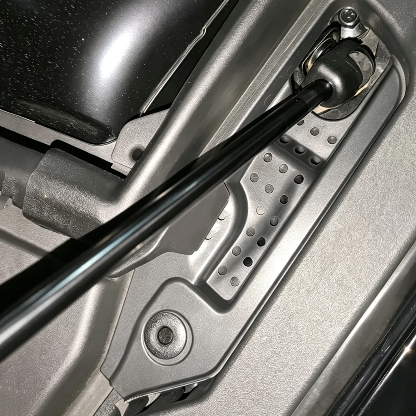2/4pcs Car Engine Compartment Arainage Groove Protective Cover For Volvo For S90 2017-2026 Prevents Leaves And Debris From Clogg