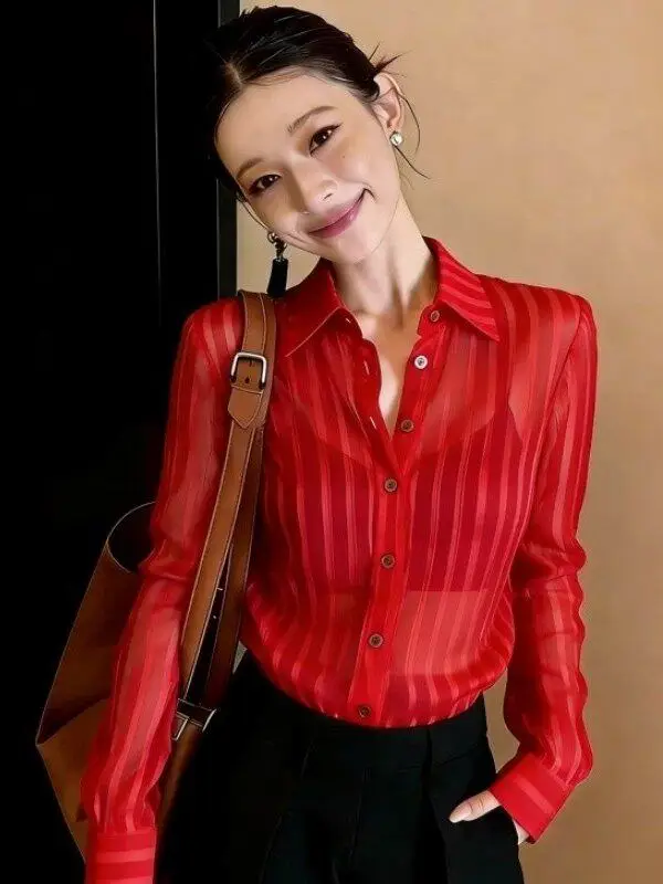 Red Stripe Shirt Luxury Sensation Small Fragrance Style Women's Fashion 2026 High Quality Attractive Slimming Top