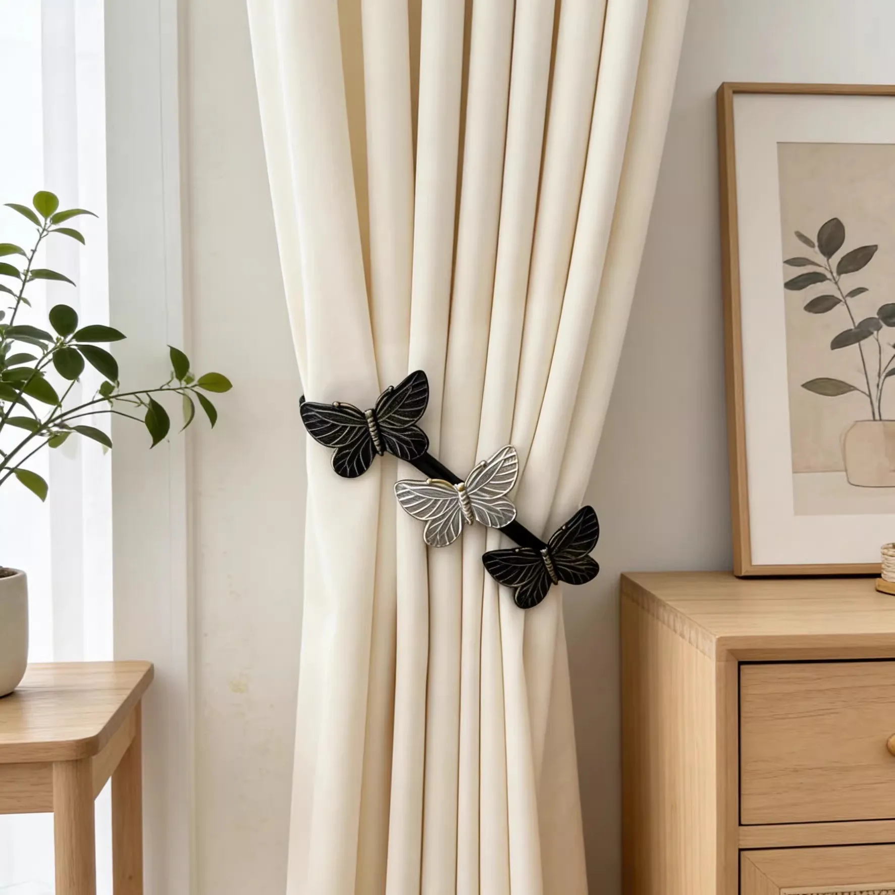 

2Pcs Metal Bow Curtain Holdback Decorative Gold Bow Knot Curtain Tieback Modern Window Drapery Holdback Hook for Home Bedroom