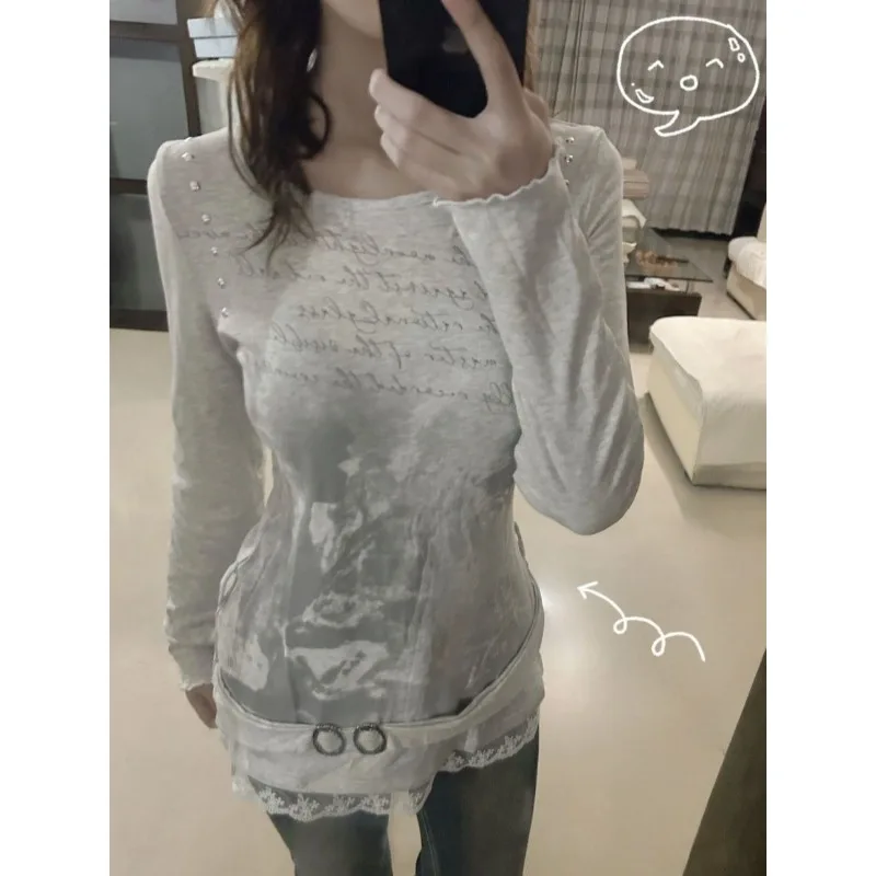 Light Asian Vintage Style Harajuku Light Gray Long Sleeved T-shirt Autumn Slim Fit Waist Cinching Chic Lace Patchwork Top Gothic
