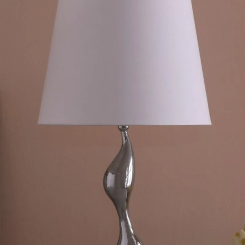 โคมไฟตั้งโต๊ะขนาด 24 นิ้ว ศิลปะอาร์ตเดโค รูปทรงเงา สีเงิน เหมาะสำหรับห้องนั่งเล่นและห้องนอน ยกระดับความหรูหราด้วยการตกแต่งอย่างมีศิลปะ