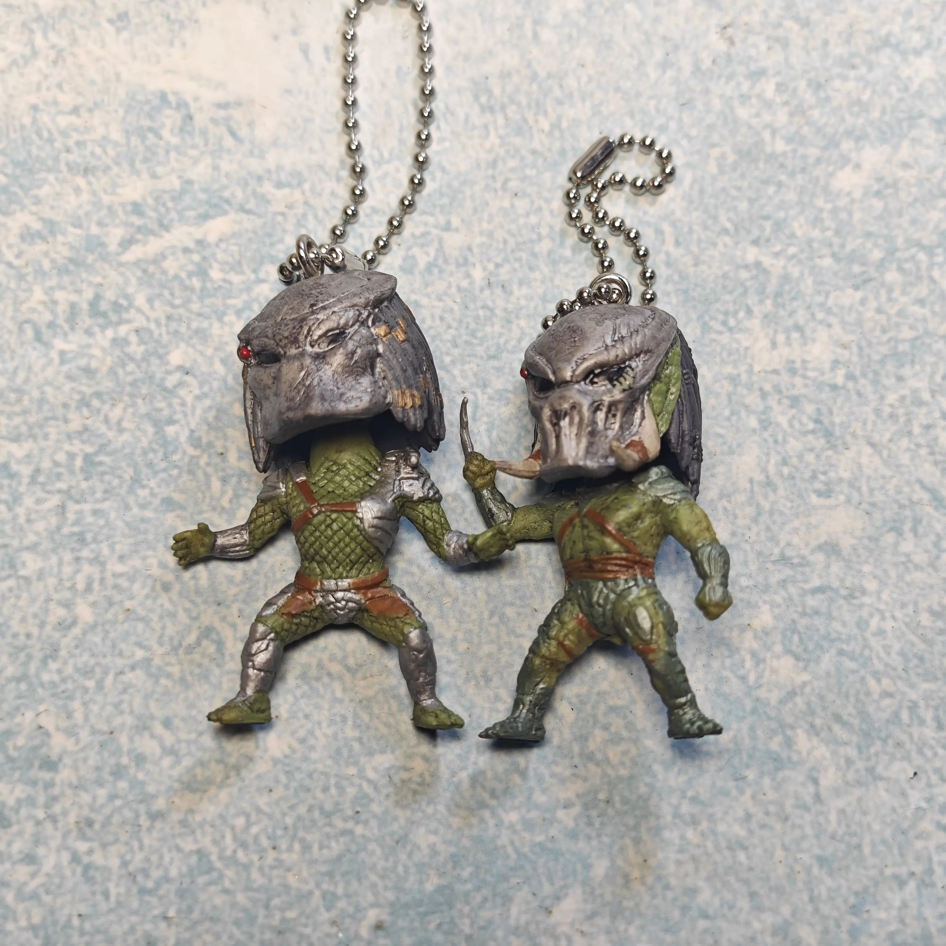 

Predator Bobble Head Keychain Set, Nodding Figure Gashapon, Alien vs Predator Collection with Chain
