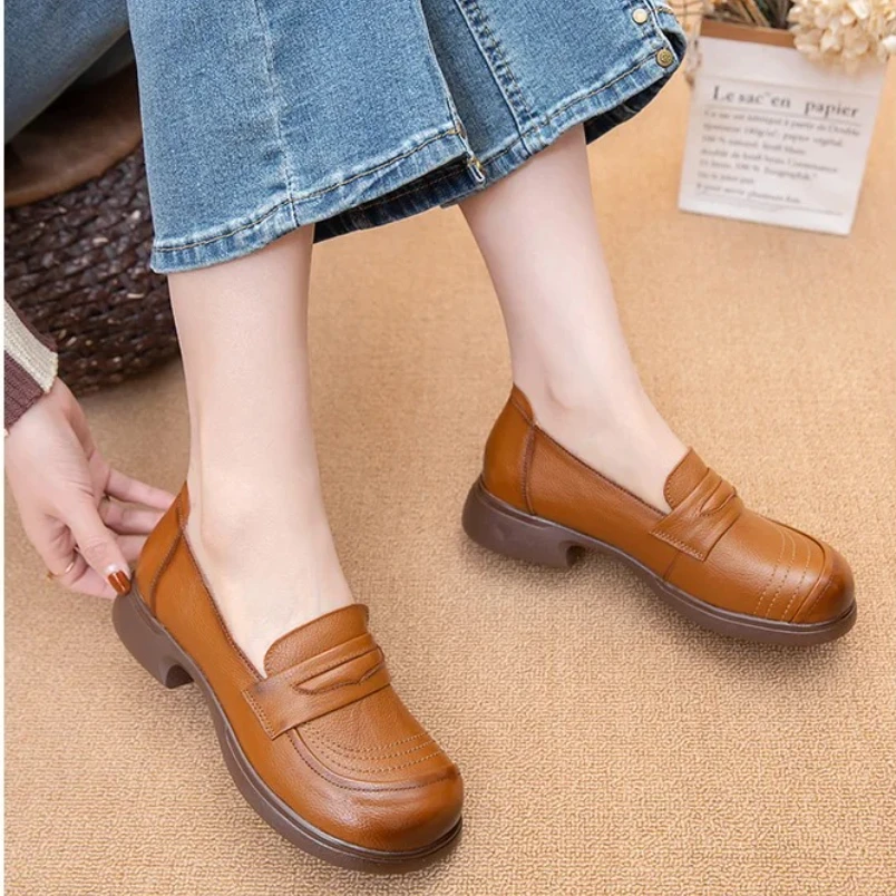 أحذية بدون كعب للسيدات موضة ربيع وخريف 2025 عالية الجودة من الجلد الطبيعي أحذية بدون كعب بكعب سميك أحذية كلاسيكية مريحة للسيدات #1