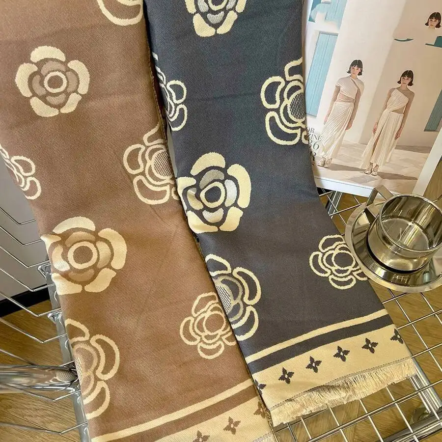 Beautiful Flowers Jacquard Acrylic Cashmere Scarf Soft Comfort Autumn Winter Neckerchief Shawl Women Leisure Travel Wraps