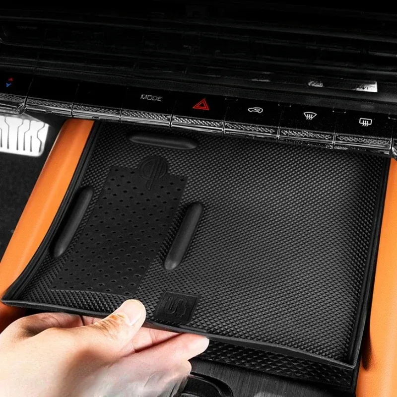 For Haval H9 2024-2026 Silicone Black Car Central Control Wireless Charging Phone Anti-Slip Mat Interior Car Accessories