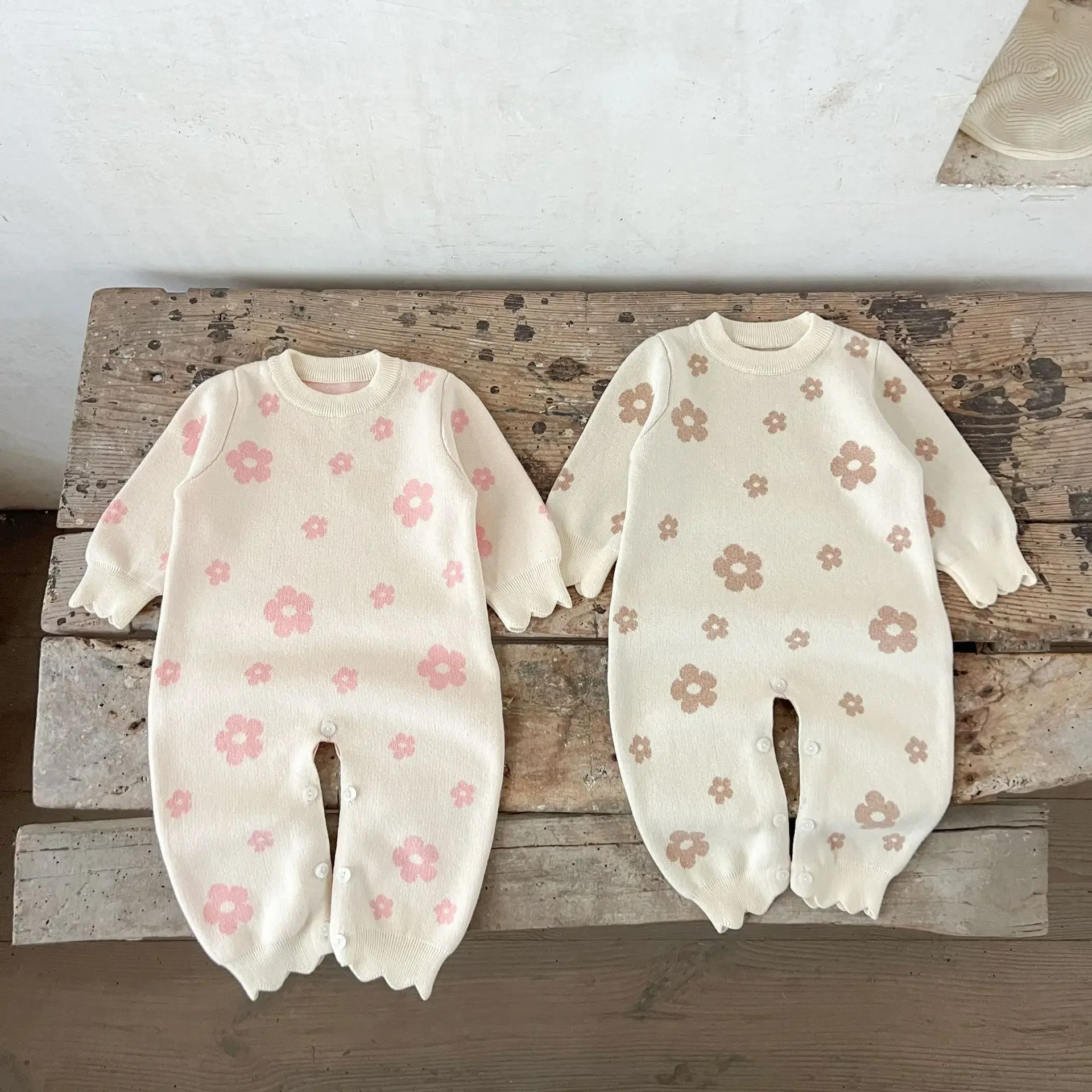 Baby Clothes Fashion Sweet and Cute Romper 2024 Autumn Winter New Girls Baby Cotton Comfort Flower Pattern Knitted Romper