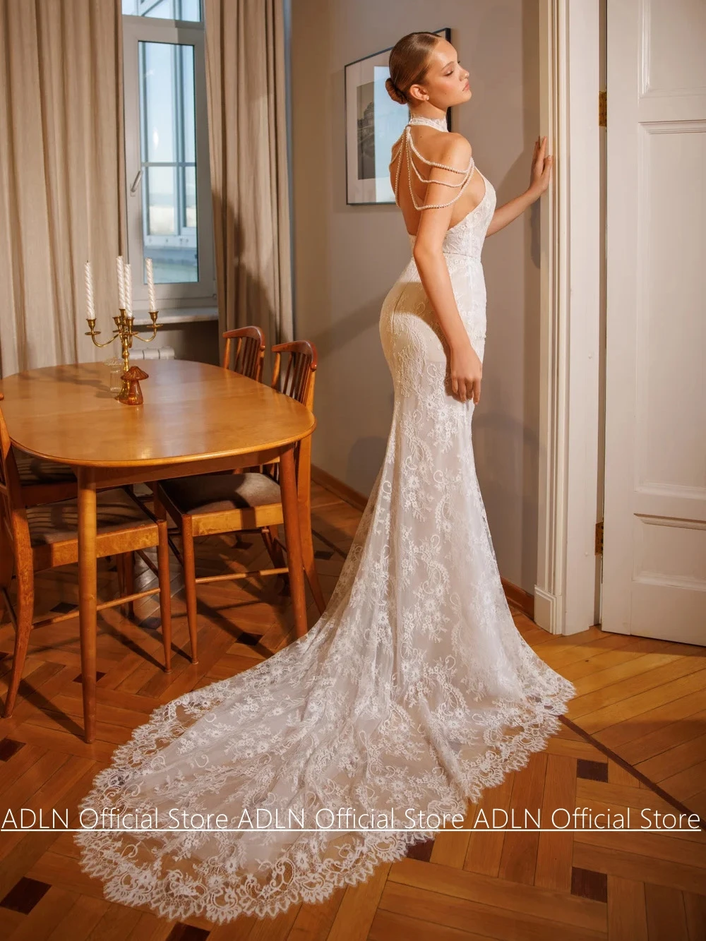 Customized Halter Neck Sleeveless Mermaid Wedding Dress Sexy Pearls Lace Court Train Woman Bride Bridal Gown for Lady