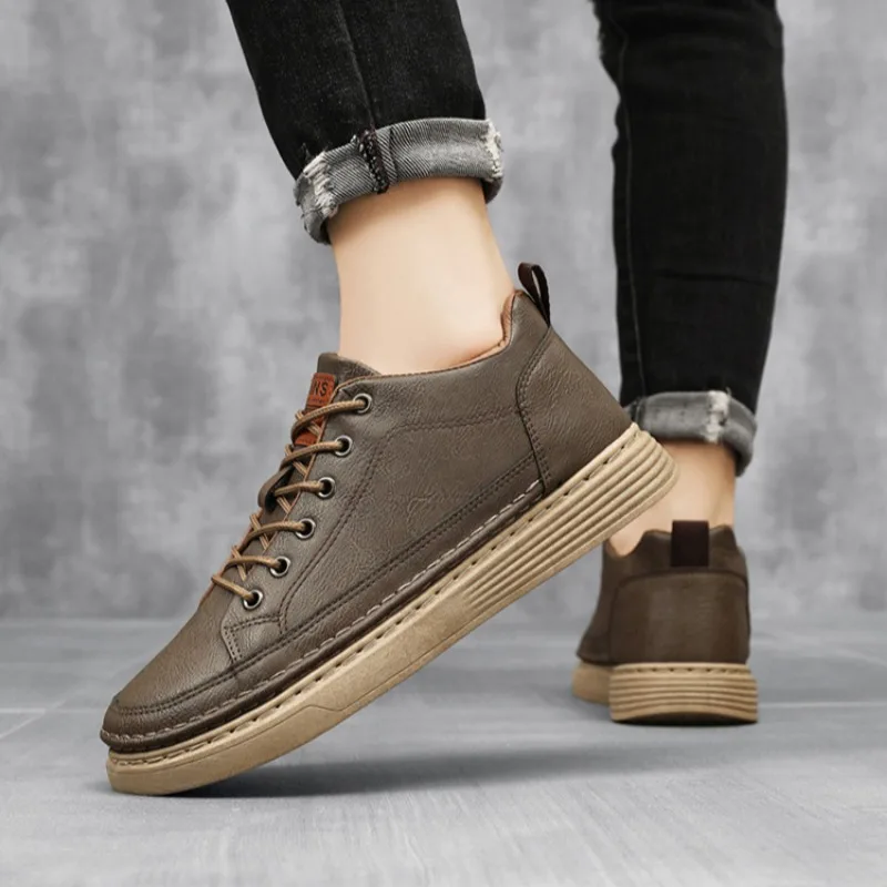 Scarpe casual da uomo in pelle di cotone Scarpe da lavoro nere antiscivolo versatili Scarpe con plateau in peluche Bota piatta a testa tonda Masculina