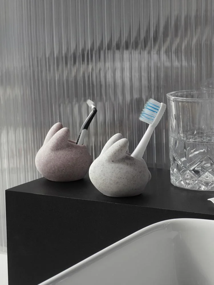 

Милый держатель для зубных щеток в виде кролика с вырезанным узором, органайзер для ванной комнаты в скандинавском стиле, подставка для зубных щеток в виде милого животного, держатель для ручек S...