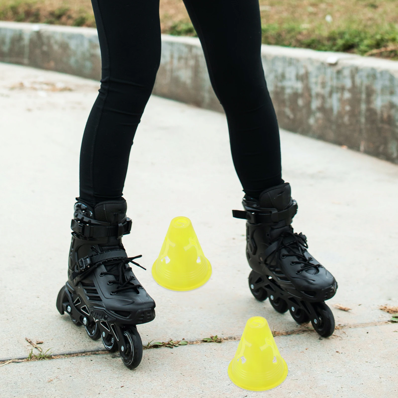 

12pcs Roller Skating Cones Brightly Colored Training Markers For Agility Drills Sports Practice Equipment Lightweight Durable