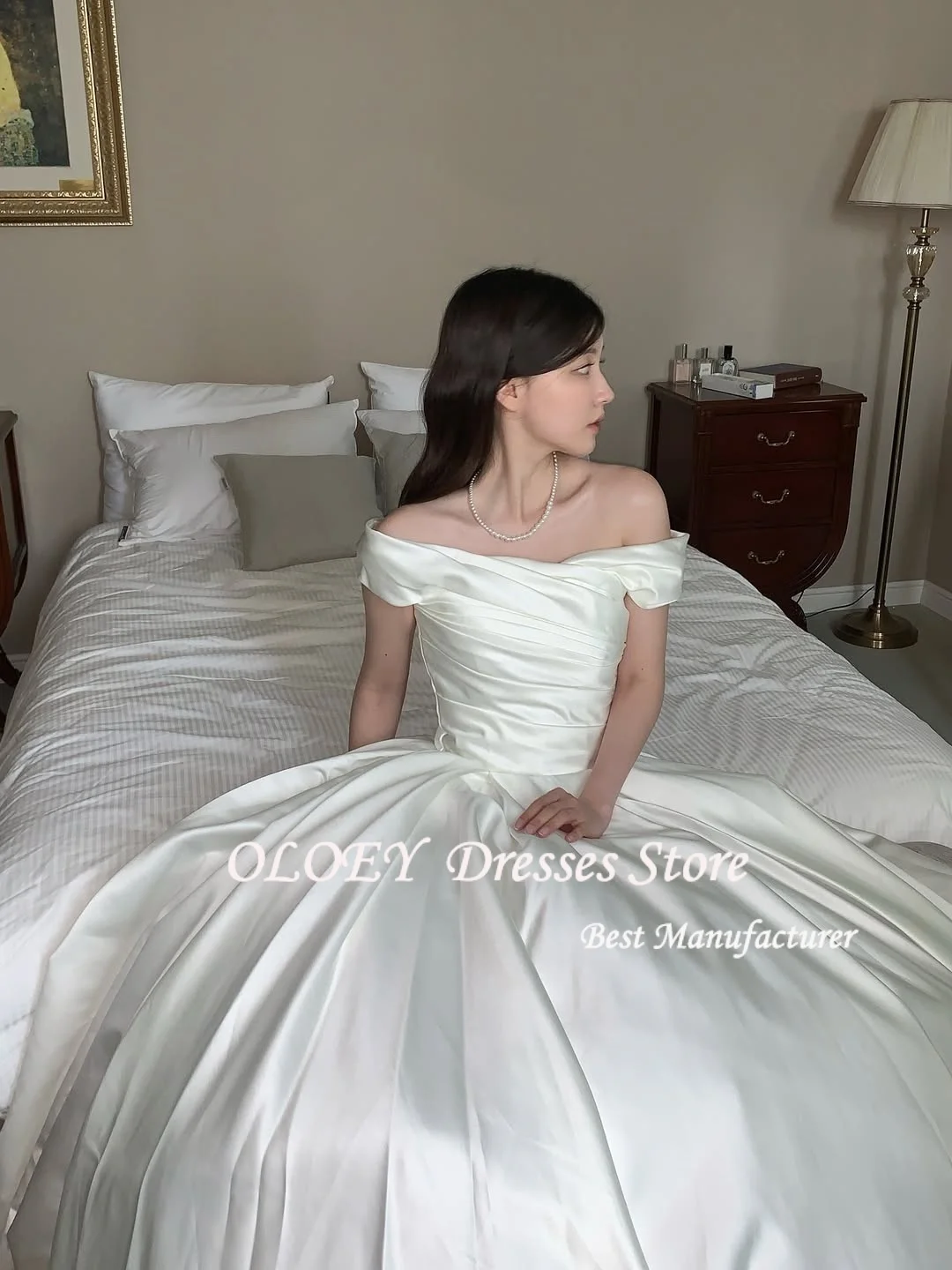 فساتين زفاف كورية أنيقة مكشوفة الكتف من OLOEY على شكل حرف a من الحرير والساتان لالتقاط الصور فساتين زفاف بسيطة مخصصة مشد الزفاف #3